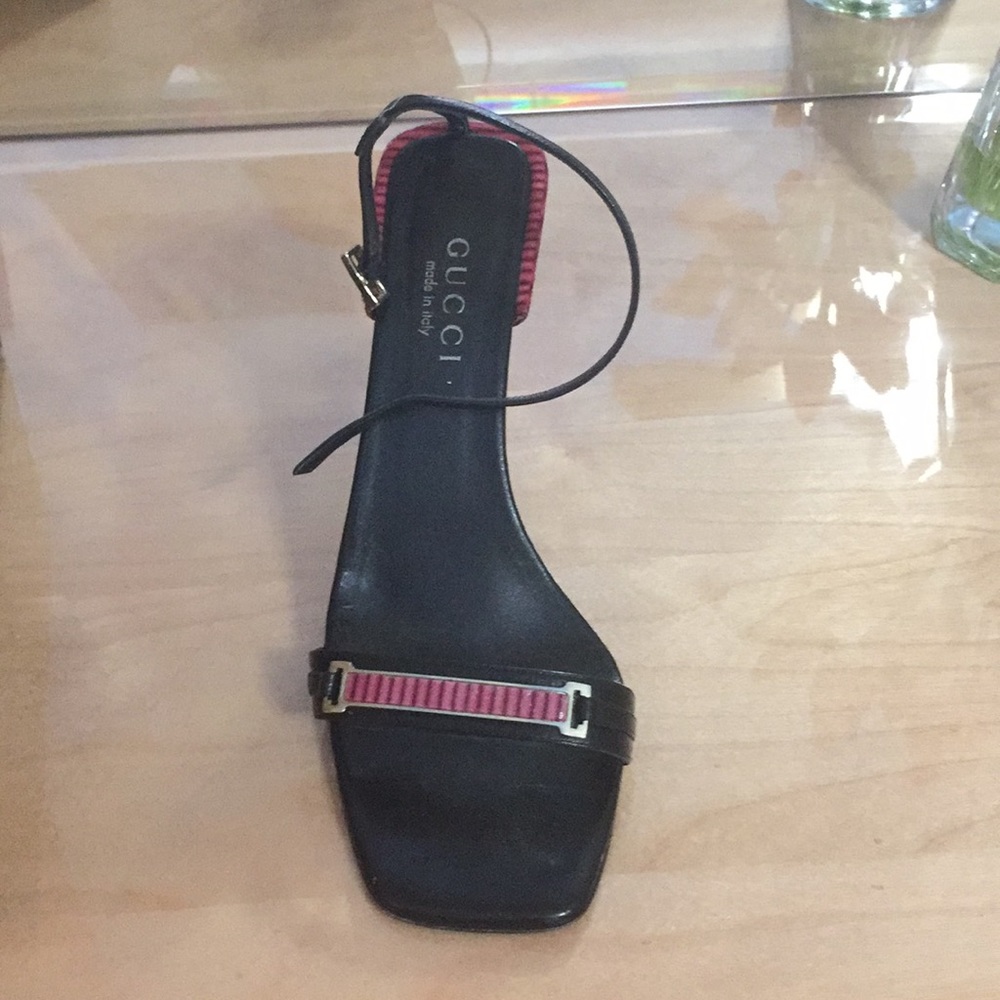 AUTHENTIC GUCCI SANDALS